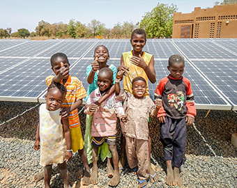 solar akwanga